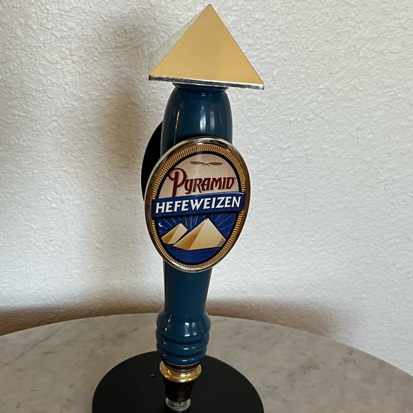 11" Pyramid Hefeweizen Ale Beer Tap Handle - Seattle, Washington - Picture 1 of 6
